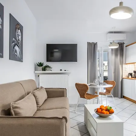 Urban Living חאניה